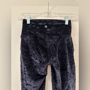 Lululemon Black Velvet 28” Align Leggings Size 4